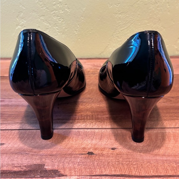 Elegant Anyi Lu Women's Pumps - Picture 5 of 10